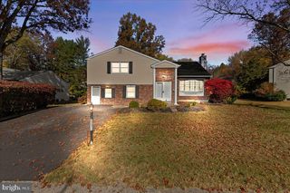 858 Timber Ln, Dresher, PA 19025
