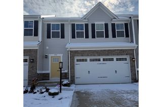 7351 S  Pointe Ln, Parma, OH 44130