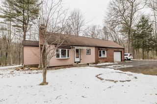 453 Mountain Rd, Holyoke, MA 01040