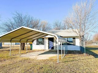 204 W  Nevada St, Walters, OK 73572
