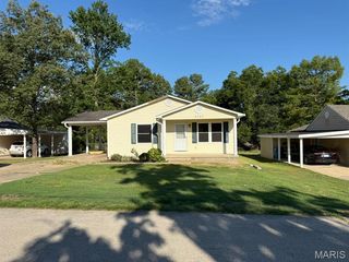 2322 Perkins Dr, Poplar Bluff, MO 63901