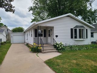 809 W  6th Ave, Oshkosh, WI 54902