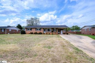 117 Benjamin Ave, Greer, SC 29651