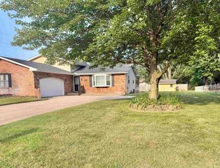 51844 Columbine Dr, Granger, IN 46530
