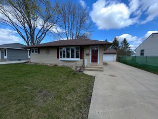 1827 26th St NW, Rochester, MN 55901