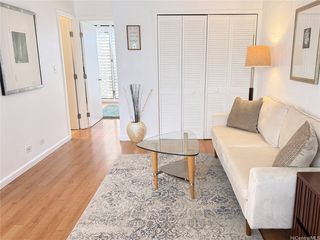 1099 Green St #A-305, Honolulu, HI 96822
