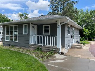 1010 2nd St NE, Watertown, SD 57201
