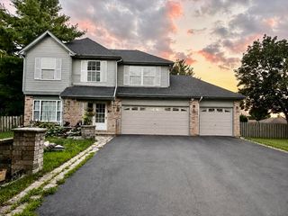1178 Golden Oaks Pkwy, Aurora, IL 60506