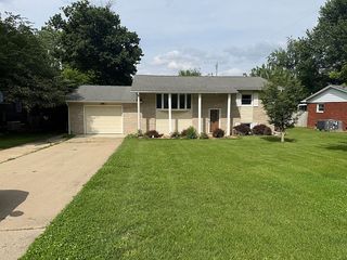 527 E  State Route 125, Pleasant Plains, IL 62677