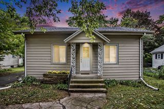2215 Brook Dr, Kalamazoo, MI 49048