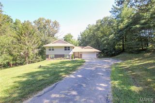 355 Somerset Dr, Villa Ridge, MO 63089