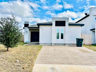 907 La Rosita Dr, Laredo, TX 78046