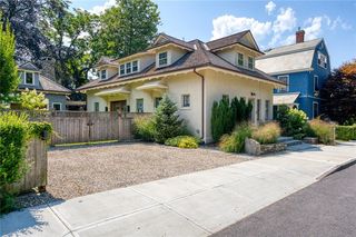 33 Everett St, Newport, RI 02840