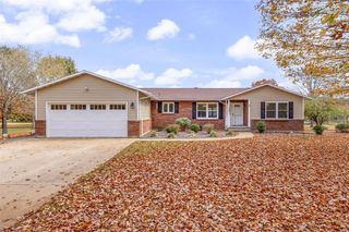 1900 McCormick Dr, Farmington, MO 63640
