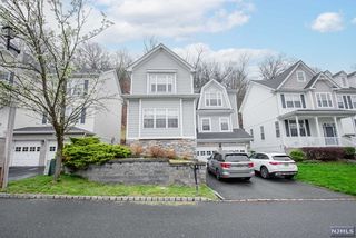 7 Skytop Rdg, Oakland, NJ 07436