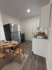 925 NW 69th St #B, Miami, FL 33150