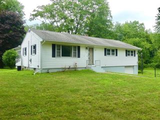 42 S  Liberty St, Belchertown, MA 01007