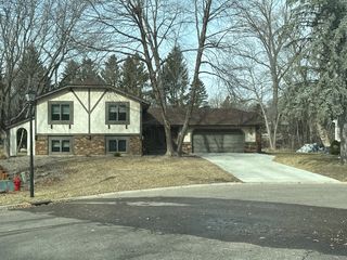 8128 Lower 129th Ct, Apple Valley, MN 55124