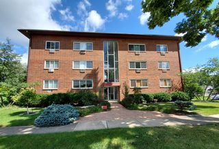 207 N  Main St, Crystal Lake, IL 60014
