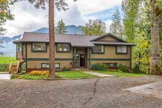 5990 New Hope Rd, Grants Pass, OR 97527