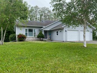 102 Dexter Dr, Cambria, WI 53923