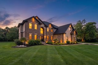 7812 Northwoods Dr, Frankfort, IL 60423