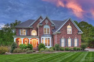 6138 Bluebird Hill Ln, Matthews, NC 28104