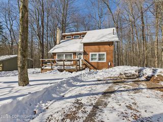 169 Minisink Dr, Pocono Lake, PA 18347
