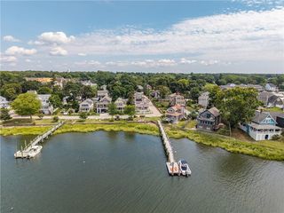 20 Edwin St, Barrington, RI 02806