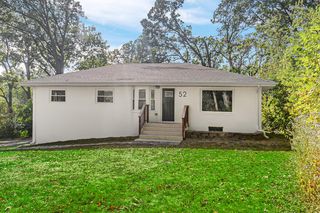 52 Highland Rd, Merrillville, IN 46410