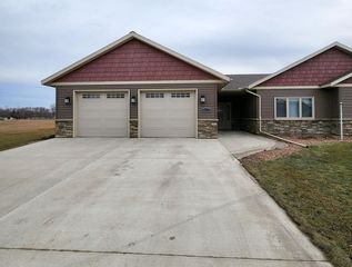 1403 W  Fairview Ave, Olivia, MN 56277