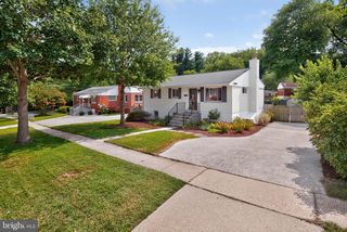 11302 Schuylkill Rd, Rockville, MD 20852