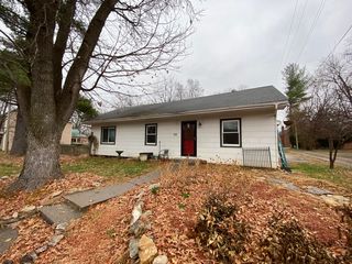 207 Central St, Rocheport, MO 65279