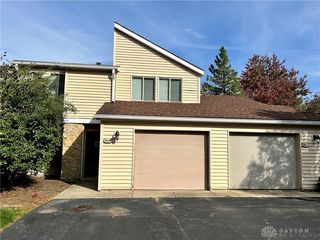8040 Timberlodge Trl W, Dayton, OH 45458