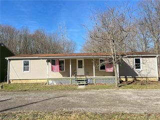 125 Porter Rd, Atwater, OH 44201