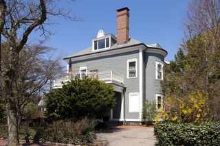 337 Harvard St #3, Cambridge, MA 02139