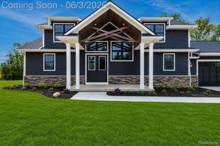 101 Marion Meadows Dr, Howell, MI 48843