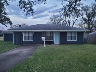 155 Clemmons Ave, Beaumont, TX 77707