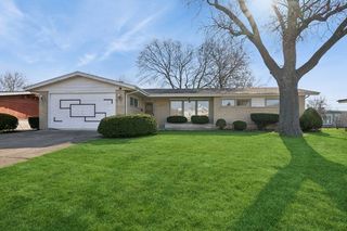 5623 N  Manor Ln, Chicago, IL 60631