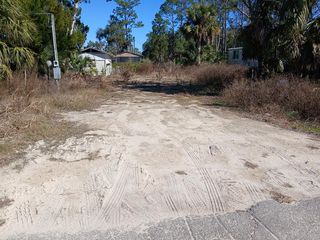 92 SE 234th St, Old Town, FL 32680