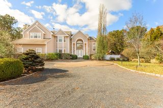 14 Polo Grounds Ln, East Quogue, NY 11942