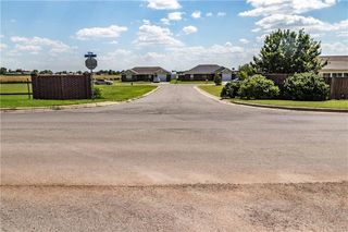 Russell Ave #9, Cordell, OK 73632