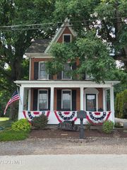 1065 Burns Ave, Altoona, PA 16601