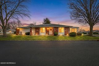205A Newport Road #205A, Monroe Township, NJ 08831
