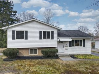1062 Terrell Dr, Akron, OH 44313