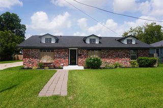 8418 Colonial Ln, Houston, TX 77051