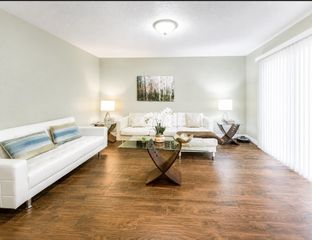 7900 Westheimer Rd #231, Houston, TX 77063