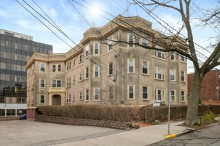 22 Center St #8, Cambridge, MA 02139
