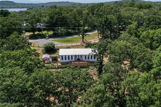 8721 Northshore Dr, Hackett, AR 72937
