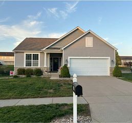 328 Cimarron Valley Trl, Wentzville, MO 63385